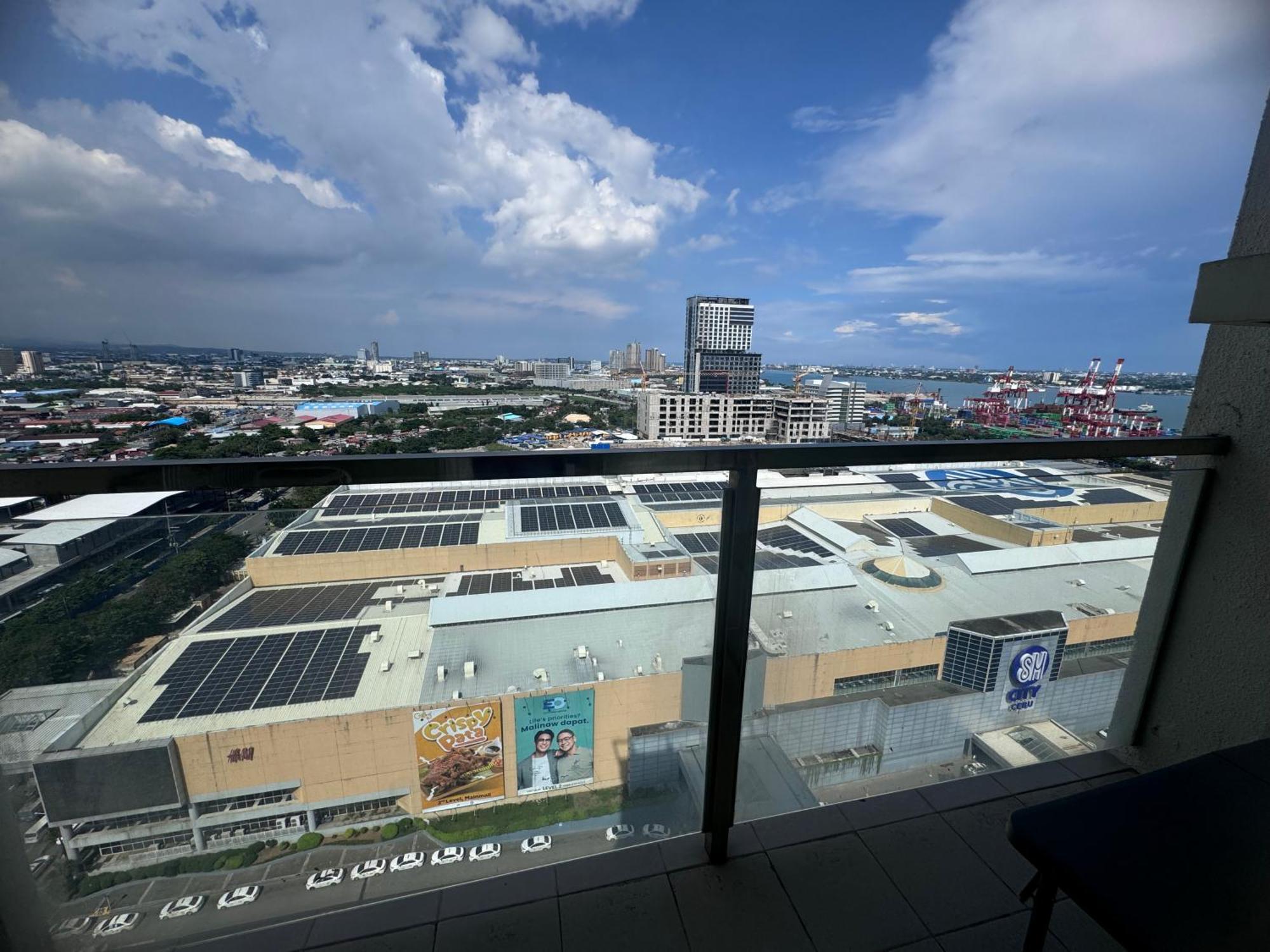 Luxanos Condo Place- Sunvida Tower Cebu Stadt Exterior foto